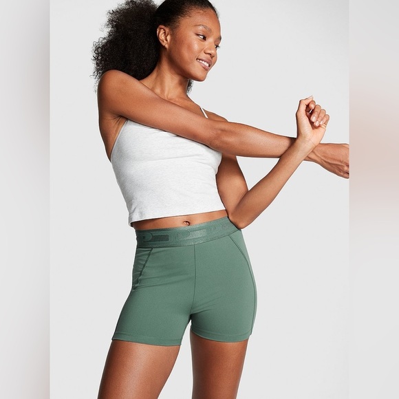 VS PINK | Ultimate 3” Bike Shorts in Fresh Forest Size Large - Picture 1 of 6